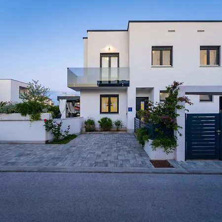 Vila Essenza Rossa In Only 650 Meters From The