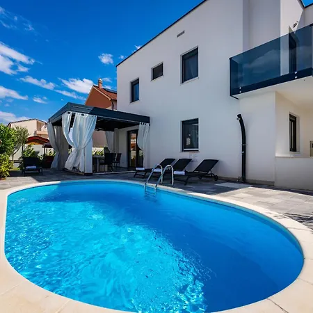 Essenza Rossa In Only 650 Meters From The Βόντιτσε