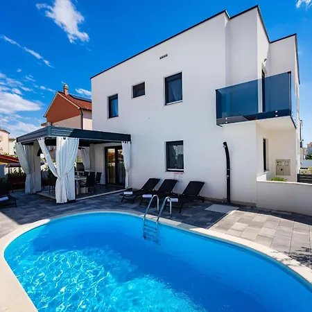 Essenza Rossa In Only 650 Meters From The