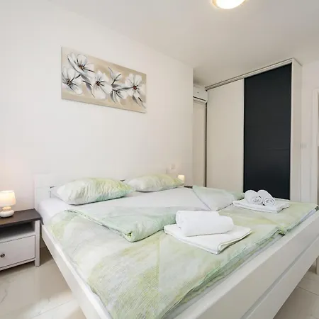 Essenza Rossa In Only 650 Meters From The Водице