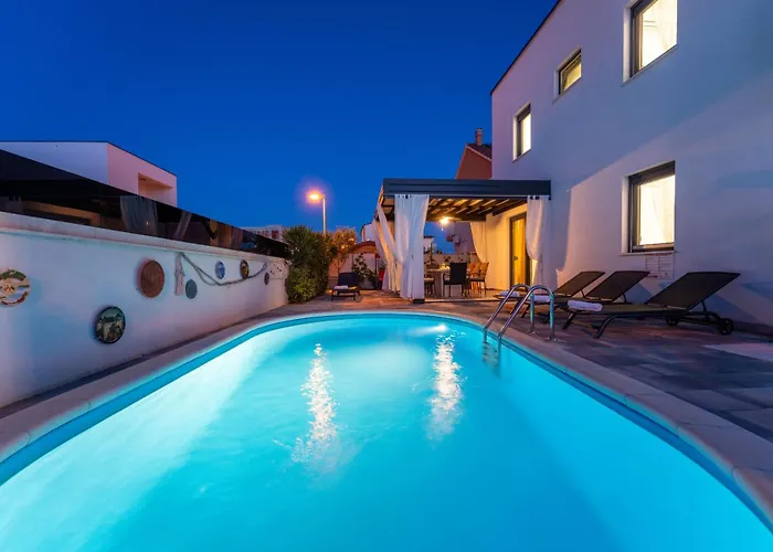 Villa Essenza Rossa In Only 650 Meters From The Vodice