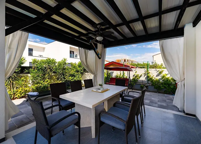 Essenza Rossa In Only 650 Meters From The Villa Vodice