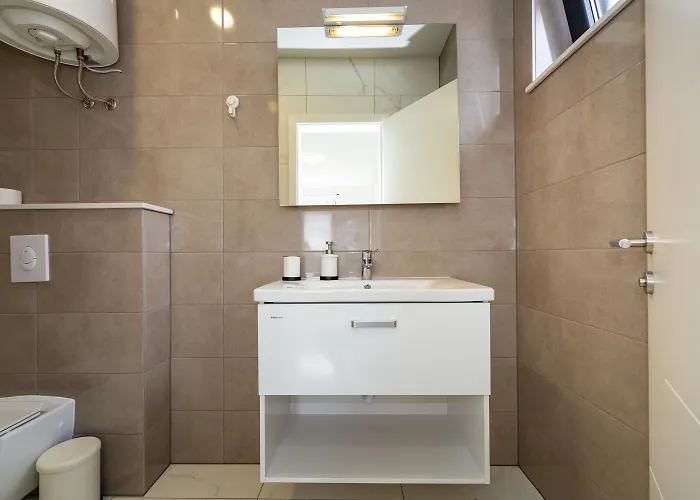 Essenza Rossa In Only 650 Meters From The Vodice