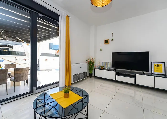 Villa Essenza Rossa In Only 650 Meters From The Vodice