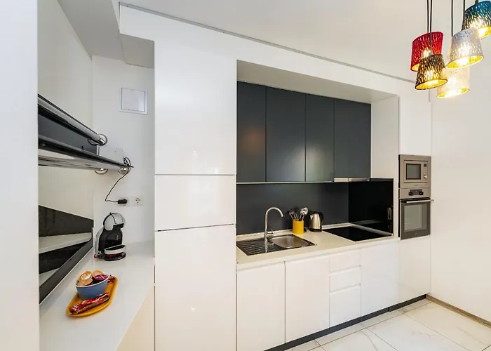 Essenza Rossa In Only 650 Meters From The Villa *