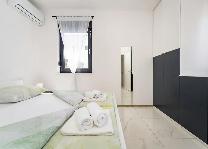 Essenza Rossa In Only 650 Meters From The Vodice