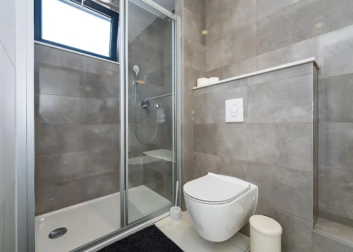 Villa Essenza Rossa In Only 650 Meters From The Vodice