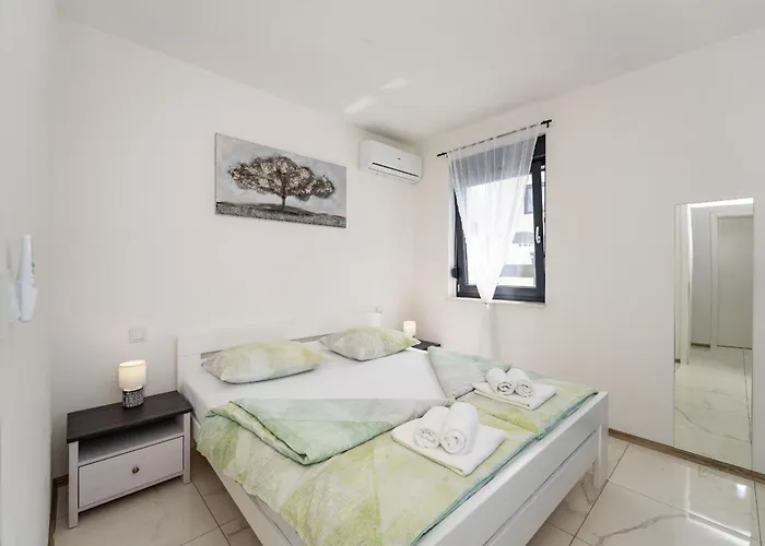 Villa Essenza Rossa In Only 650 Meters From The