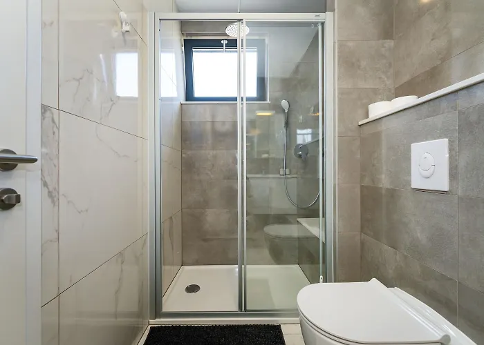 Essenza Rossa In Only 650 Meters From The Villa *