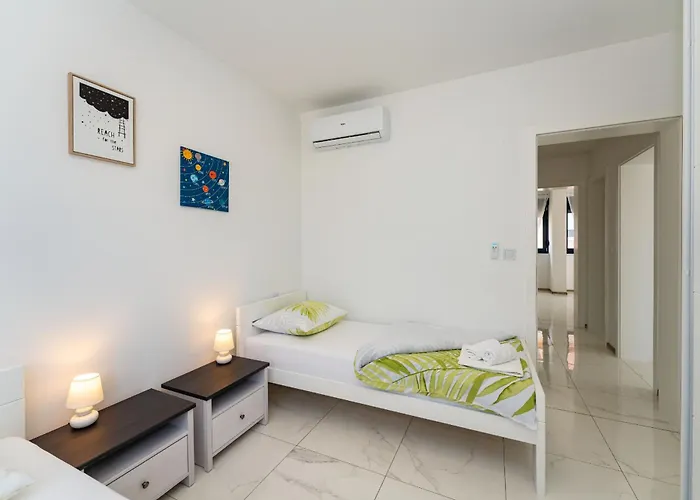 Villa Essenza Rossa In Only 650 Meters From The *