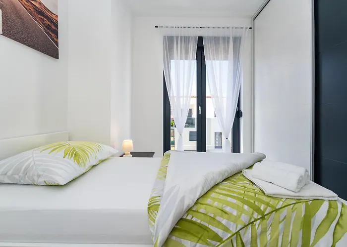 Villa Essenza Rossa In Only 650 Meters From The Vodice