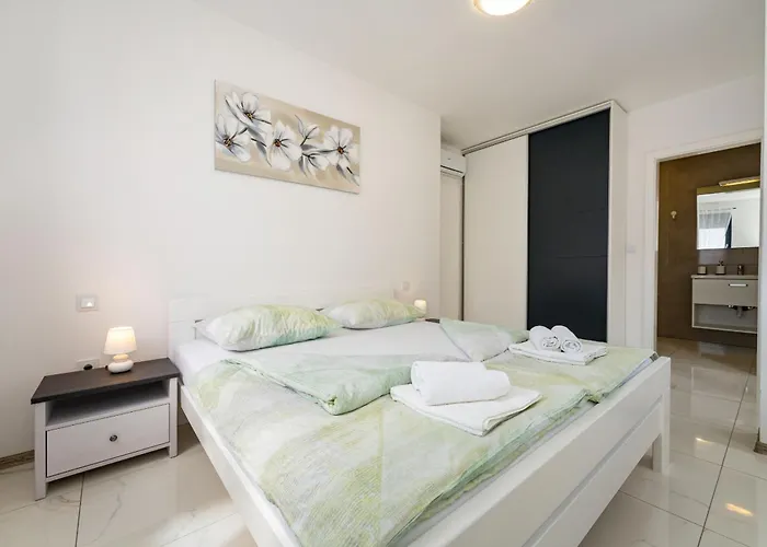 Essenza Rossa In Only 650 Meters From The Vodice